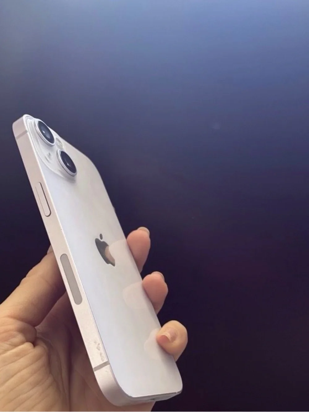 Apple iPhone 14 - excellent condition.